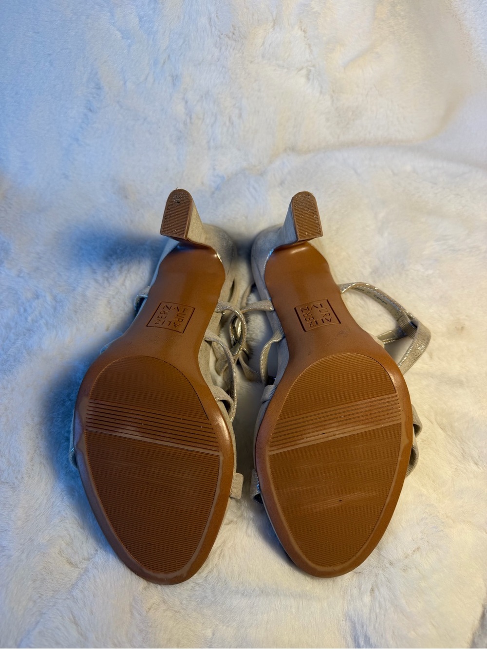 Naturalizer Metallic Gold Strappy Heel Sandals Size 7 - Picture 5 of 8